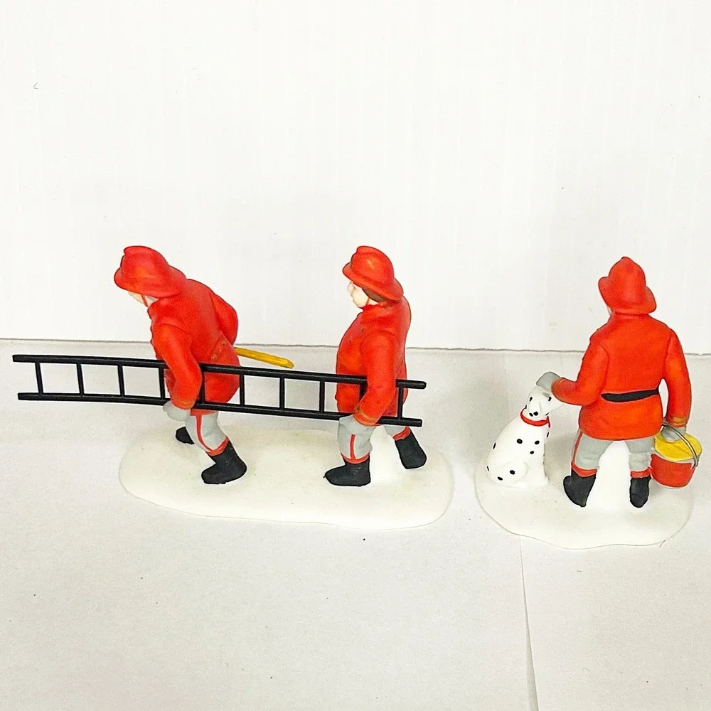 Department 56 Heritage‎ Village Fire Brigade Firemen Dog Set of 2